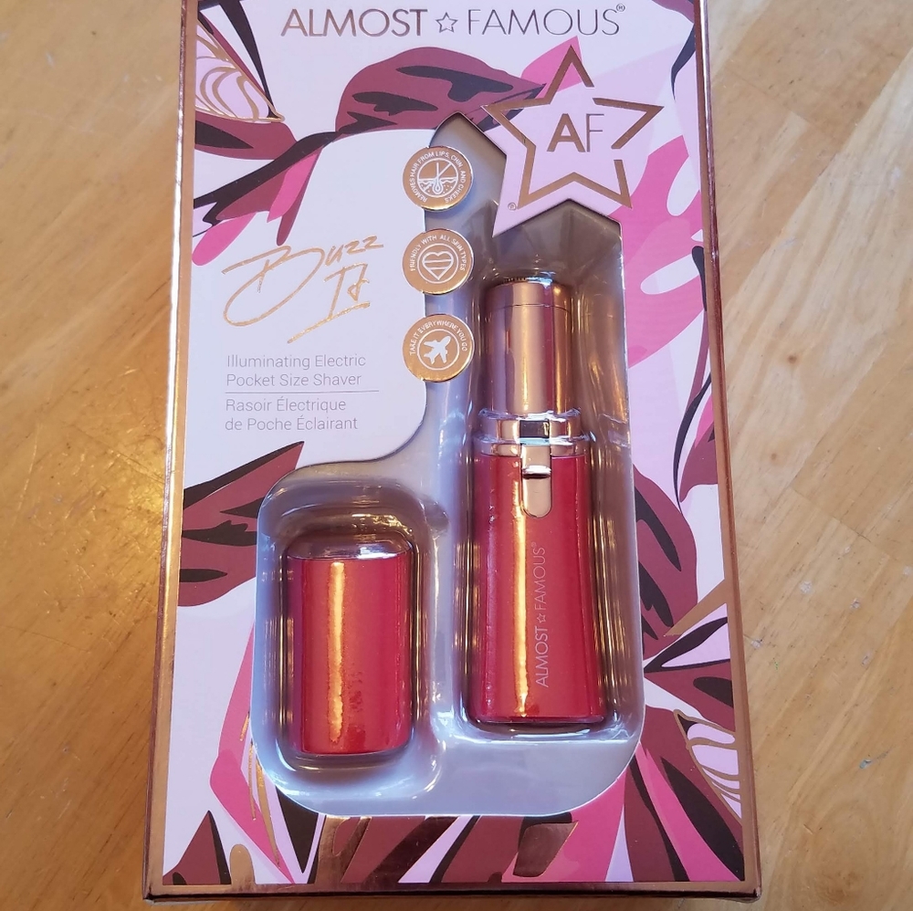 NEW: Discreet Personal Shaver: Almost Famous Buzz It